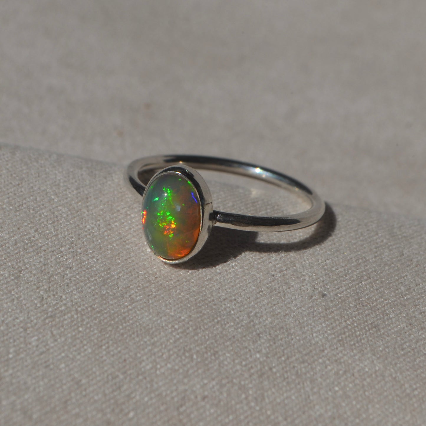 Anillo con Opalo Mexicano