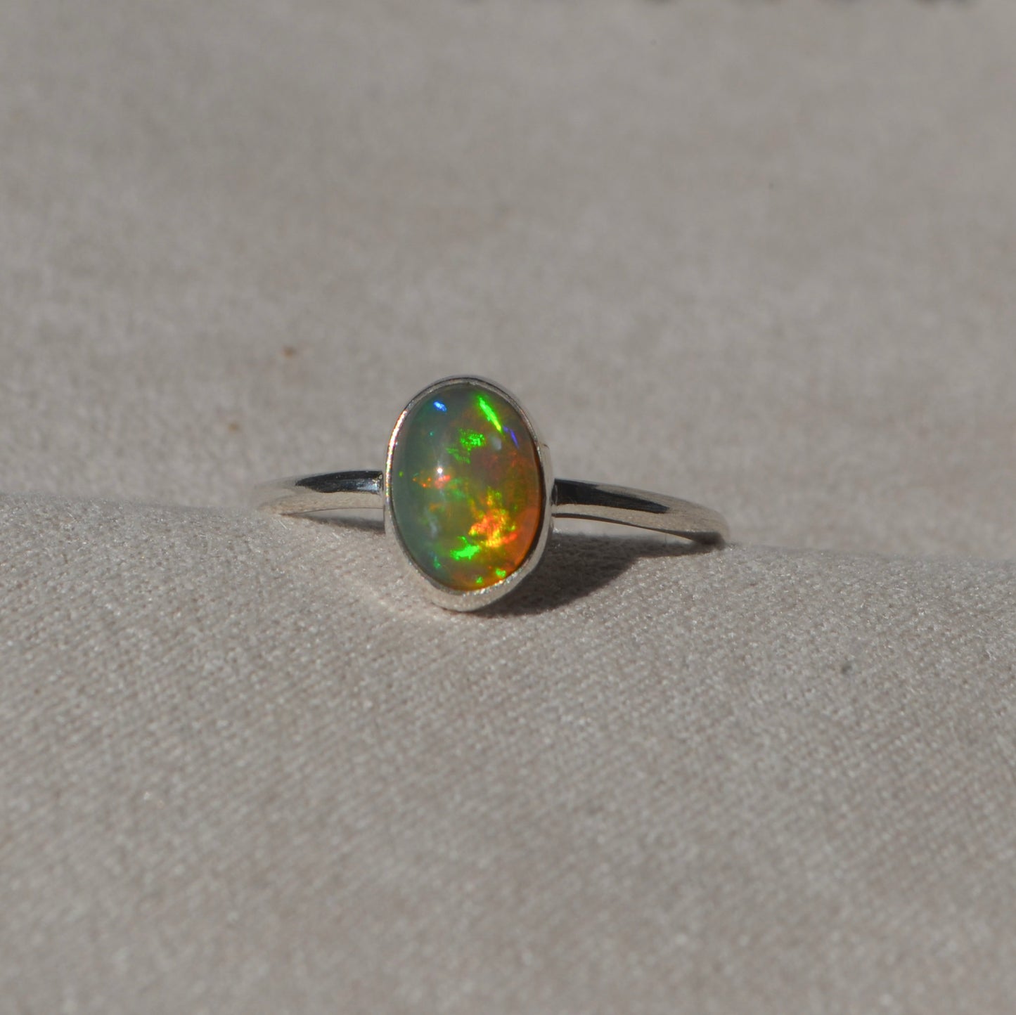 Anillo con Opalo Mexicano