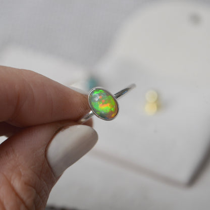 Anillo con Opalo Mexicano