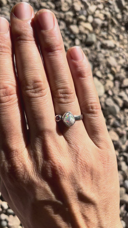 Anillo DUAL con Ópalo mexicano y Rubí