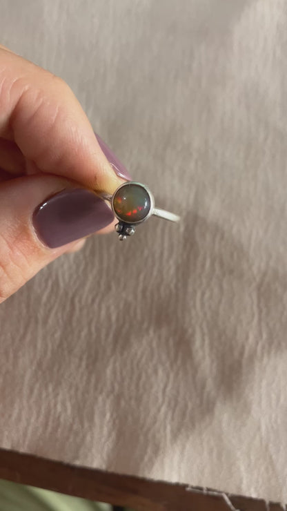 Anillo TRINIDAD con Opalo de fuego